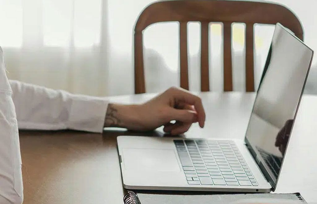 警惕 Indeed 求职诈骗：识别虚假招聘信息、保护自己并在受骗后寻求帮助